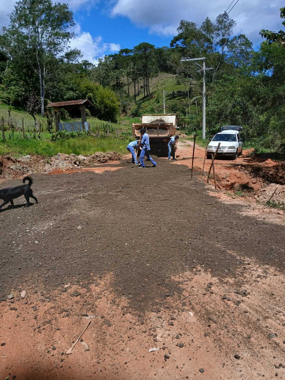 estrada-de-rio-grande-de-cima-recebe-servicos-de-restauracao