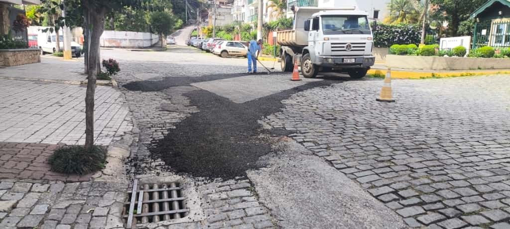 prefeitura-executa-servicos-de-manutencao-viaria-e-drenagem