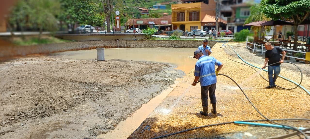 prefeitura-inicia-reabastecimento-e-avanca-na-recuperacao-do-lago-de-lumiar