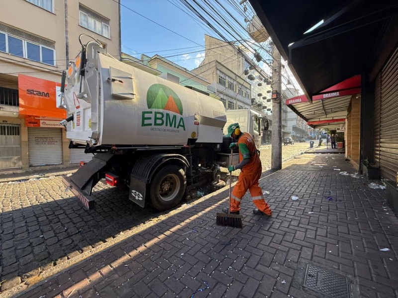 prefeitura-apresenta-balanco-tecnico-da-operacao-especial-de-limpeza-urbana-no-centro-durante-o-carnaval-2026