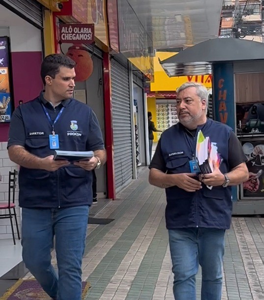 procon-de-nova-friburgo-promove-acao-educativa-nas-ruas-para-combater-fraudes-e-abusos-na-semana-do-consumidor