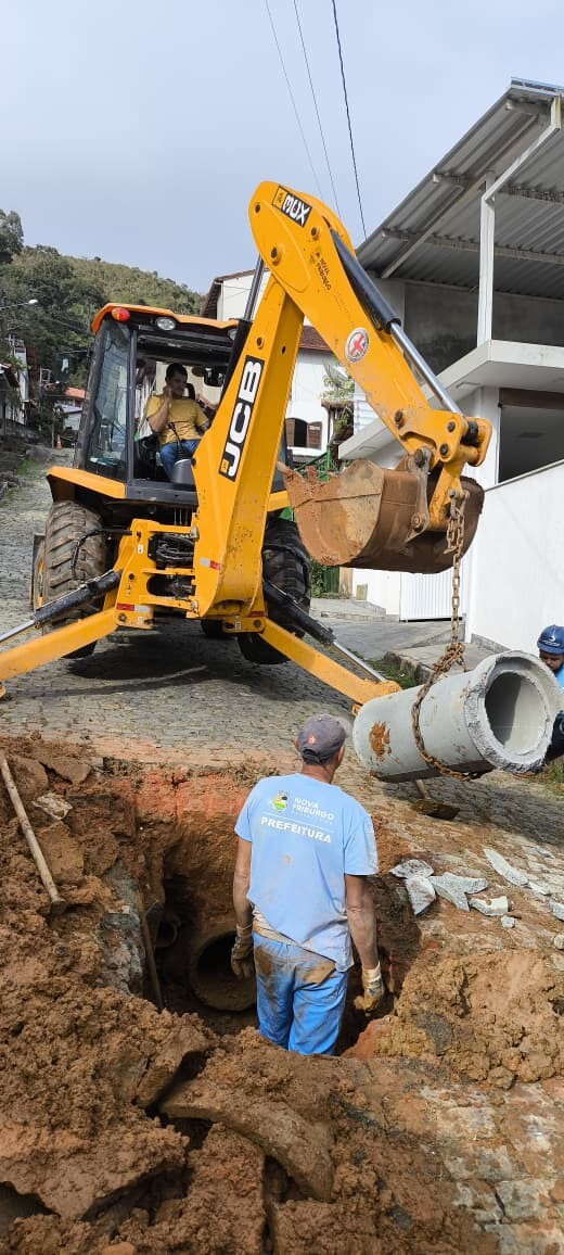 secretaria-de-infraestrutura-e-obras-realiza-manutencao-na-rede-de-aguas-pluviais
