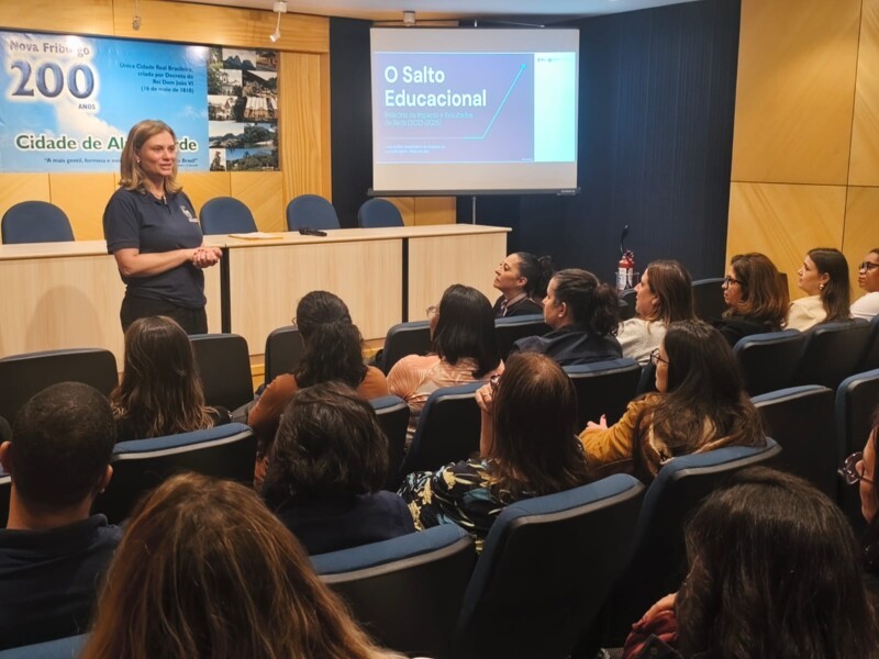secretaria-de-educacao-reune-gestores-para-analise-dos-resultados-do-ideb