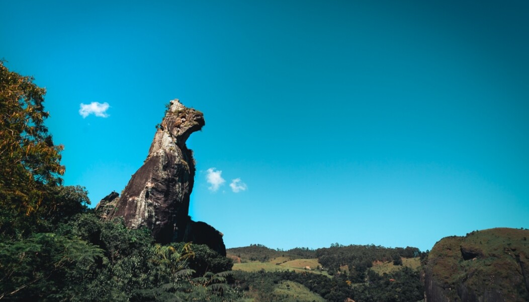 pedra-do-cao-sentado